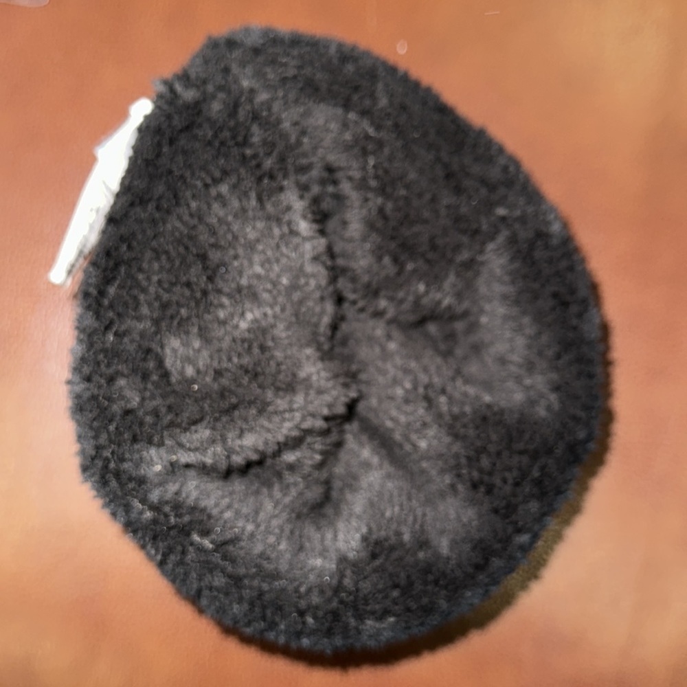 Cable knit hat with fleece lining - Picture 5 of 5